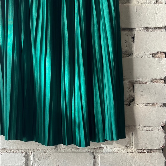 TWIK hunter Green Pleated Skirt midi elastic waist - Picture 6 of 7
